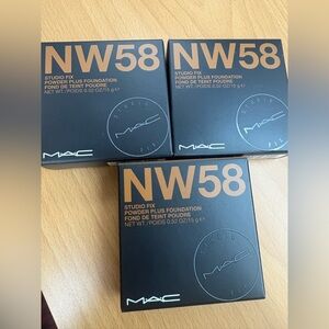 MAC Studio Fix Powder Plus Foundation NW58
